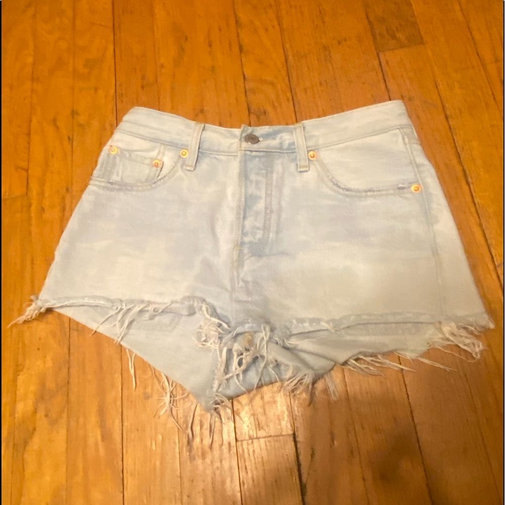 Levi’s 501 Button Fly Denim Shorts Size 25